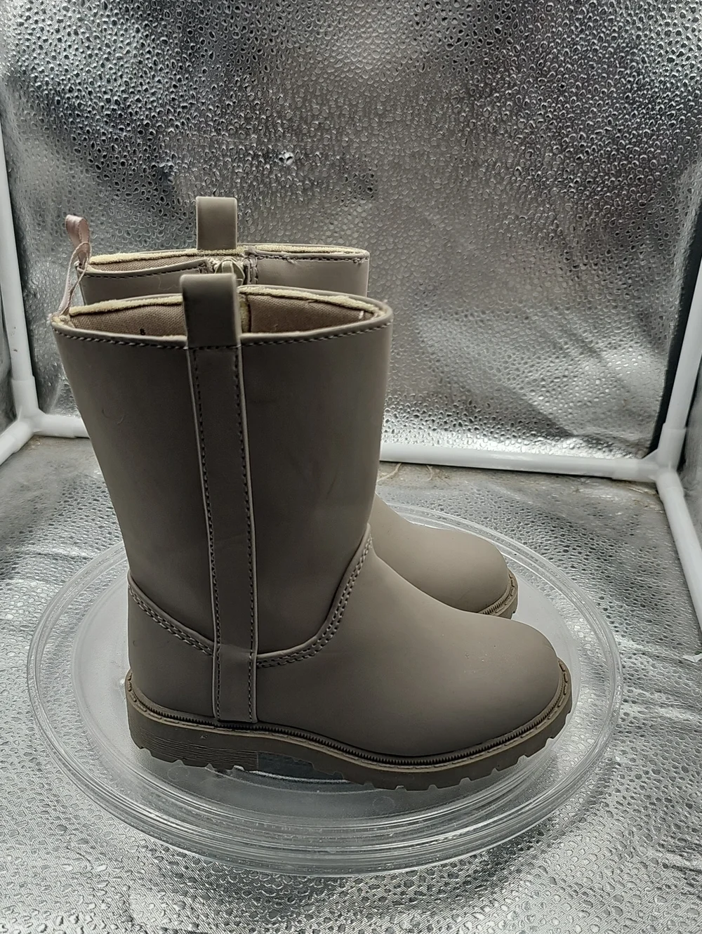 K Cream Old Navy Boots Size 8​